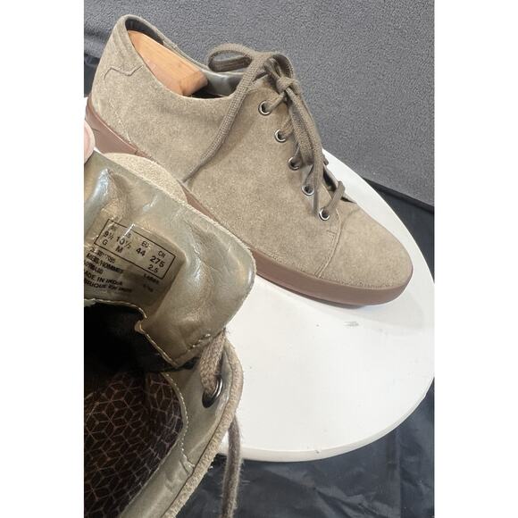 Clarks Low Top Suede Leather Sneakers Shoes Tan Men Size 10.5 Comfort Casual - Picture 15 of 15
